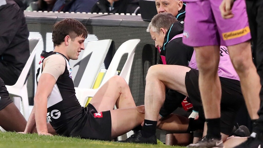 Butters subbed out after knee injury | PTV