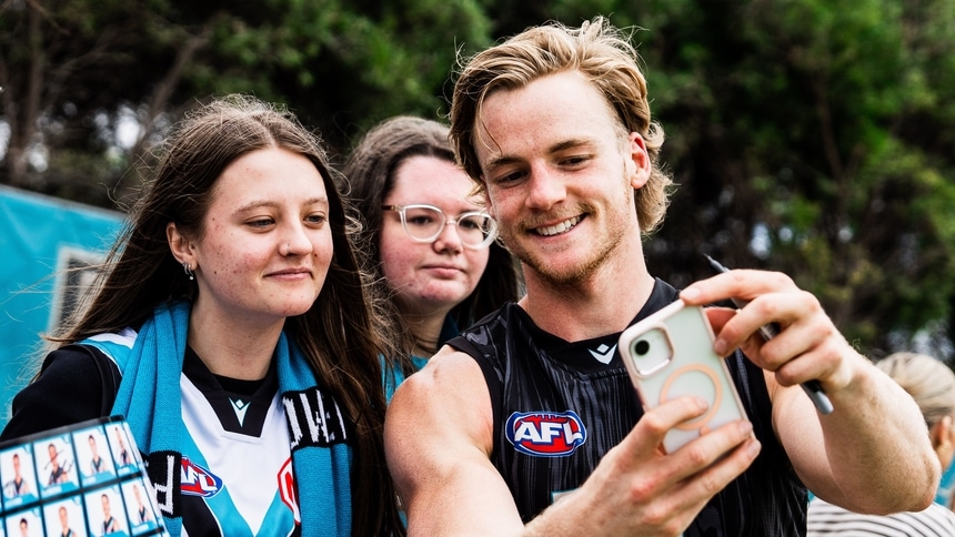 260116 - Signing Session (12)