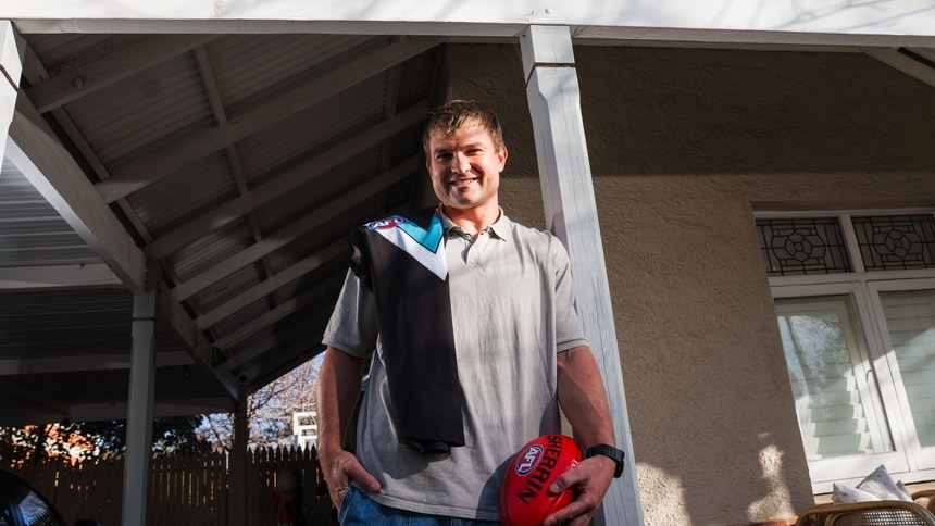 260827 - Ollie Wines contract extension portraits (38)